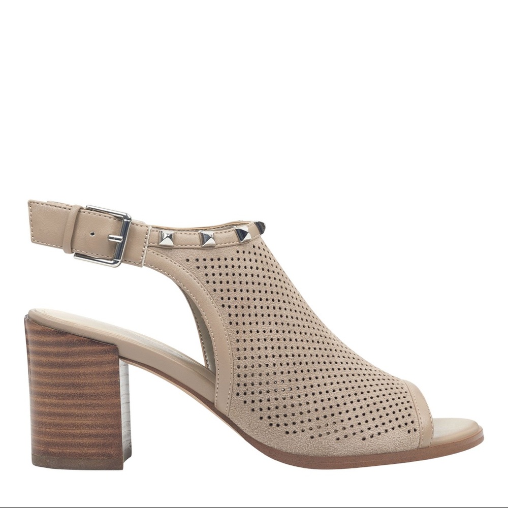 Marc Fisher Parso Stud City sandal size 6.5